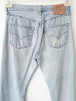 Lade das Bild in den Galerie-Viewer, *Levis* Jeans 501 Ripped Hellblau 1996 (31/32)
