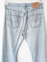 Lade das Bild in den Galerie-Viewer, *Levis* Jeans 501 Ripped Hellblau 1996 (31/32)
