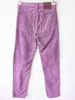 Lade das Bild in den Galerie-Viewer, *Levis* RARE Cord Hose White Tab Flieder (S)
