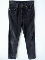 Lade das Bild in den Galerie-Viewer, *Levis* Cord Hose White Tab Anthrazit (S)
