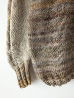 Lade das Bild in den Galerie-Viewer, *Handmade* Pullover Natur Streifen Zopfstrick (M-L)
