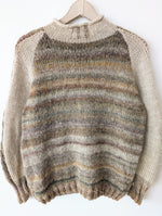Lade das Bild in den Galerie-Viewer, *Handmade* Pullover Natur Streifen Zopfstrick (M-L)
