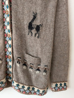 Lade das Bild in den Galerie-Viewer, *Alpaka Wolle* Cardigan Peru Lama Stick (M-L)
