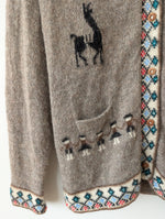Lade das Bild in den Galerie-Viewer, *Alpaka Wolle* Cardigan Peru Lama Stick (M-L)
