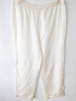 Lade das Bild in den Galerie-Viewer, *Seide* Pyjama Set Zweiteiler Nadelstreifen Creme (XL-XXL)
