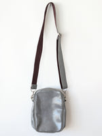 Lade das Bild in den Galerie-Viewer, *Fred Perry* Tasche Cross Body Grau

