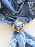 Lade das Bild in den Galerie-Viewer, Ring Halstuch Brosche 14k Gold • Oval
