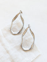 Lade das Bild in den Galerie-Viewer, Ohrringe Drop Twisted 14k Silber
