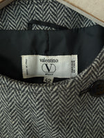 Lade das Bild in den Galerie-Viewer, *Valentino* Blazer Cropped Fischgrät Kaschmir (M-L)
