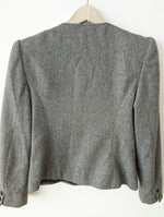 Lade das Bild in den Galerie-Viewer, *Valentino* Blazer Cropped Fischgrät Kaschmir (M-L)

