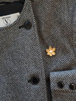 Lade das Bild in den Galerie-Viewer, Brosche 14k Gold Blume Perle
