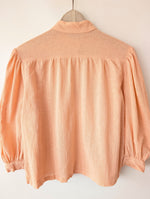 Lade das Bild in den Galerie-Viewer, Bluse 70s Ballonärmel Musselin Peach (L)
