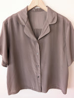 Lade das Bild in den Galerie-Viewer, *Seide* Bluse Premium Basic Taupe (L-XL)
