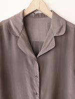 Lade das Bild in den Galerie-Viewer, *Seide* Bluse Premium Basic Taupe (L-XL)
