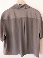 Lade das Bild in den Galerie-Viewer, *Seide* Bluse Premium Basic Taupe (L-XL)
