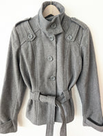Lade das Bild in den Galerie-Viewer, *Wolle* Cropped Jacke Y2K Wolle Grau (M-L)
