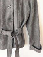 Lade das Bild in den Galerie-Viewer, *Wolle* Cropped Jacke Y2K Wolle Grau (M-L)
