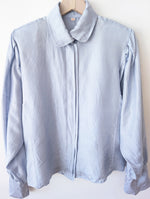 Lade das Bild in den Galerie-Viewer, *Seide* Bluse 80s Basic Hellblau Ballonärmel (M-L)

