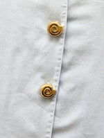 Lade das Bild in den Galerie-Viewer, Knopf Brosche Gold • Muschel &amp; Blume
