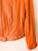 Lade das Bild in den Galerie-Viewer, Lederjacke Cropped 90s Rave Orange (L)
