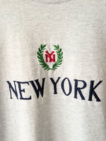 Lade das Bild in den Galerie-Viewer, Shirt New York Stickerei Singlestitched (L)

