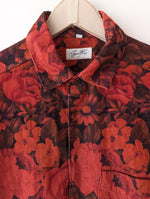 Lade das Bild in den Galerie-Viewer, *Feincord* Bluse Bohemian Rosen Print Rot (L)
