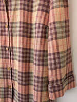 Lade das Bild in den Galerie-Viewer, *Leinen* Bluse Tartan Muster Altrosa (L)
