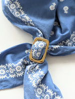 Lade das Bild in den Galerie-Viewer, Ring Halstuch Brosche 14k Gold • Cube
