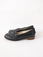Lade das Bild in den Galerie-Viewer, *Coccinelle* Loafer Leder Dunkelbraun (39)
