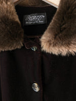 Lade das Bild in den Galerie-Viewer, *Samt* Fake Fur Samtblazer Braun (S-M)
