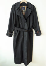 Lade das Bild in den Galerie-Viewer, *Burberry* Trenchcoat Zweireiher Schwarz INKL. Innenfutter Weste (L)
