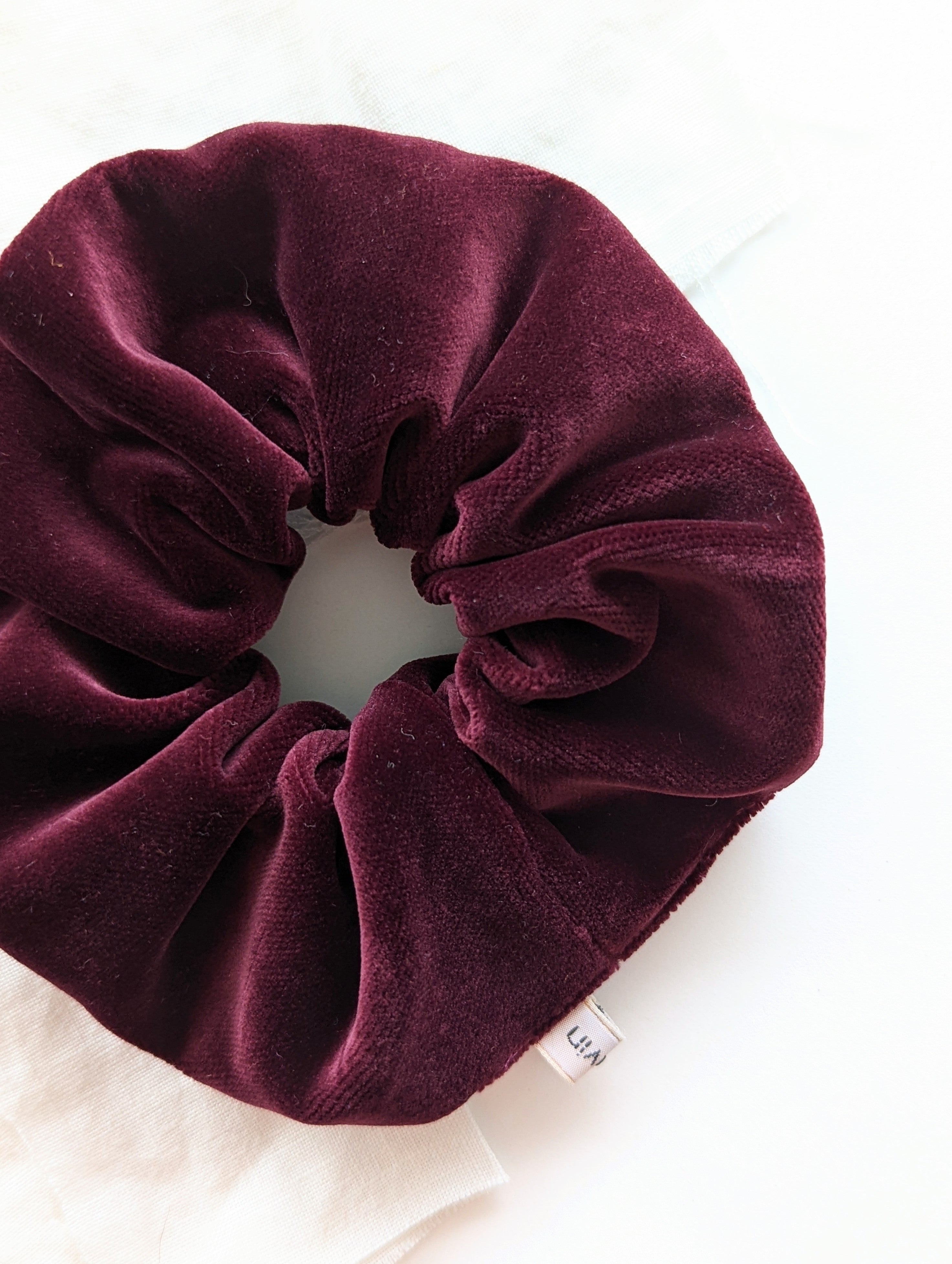 Scrunchie Heavin Upcycling Samt Aubergine