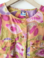 Lade das Bild in den Galerie-Viewer, *Seide* Bluse Apricot Vulva Blüten Print Heavin (M-L)
