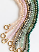 Lade das Bild in den Galerie-Viewer, Kette Naturstein Perlen Upcycling Vintage Heavin
