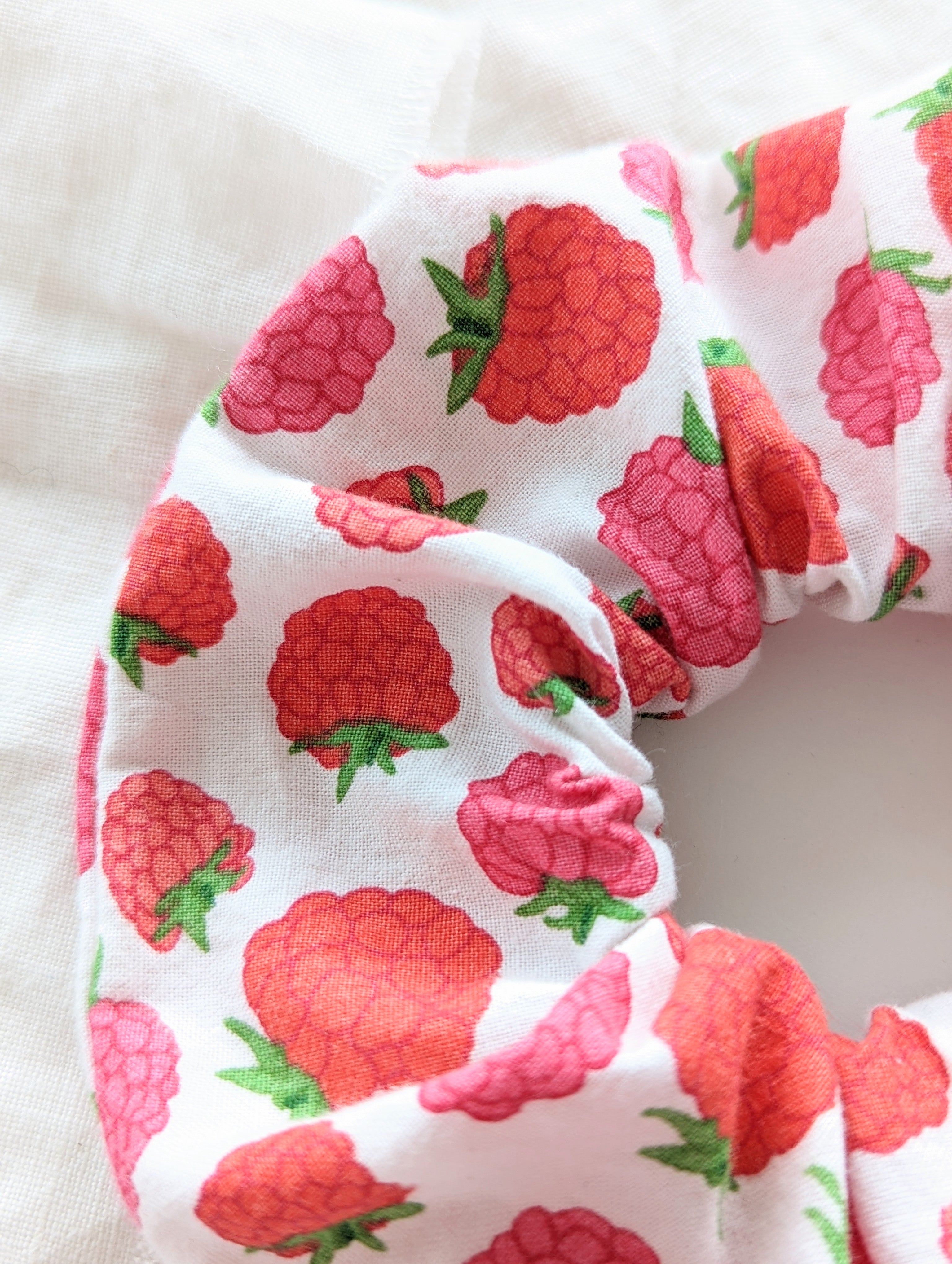 Scrunchie Heavin Upcycling Vintage Himbeere Print