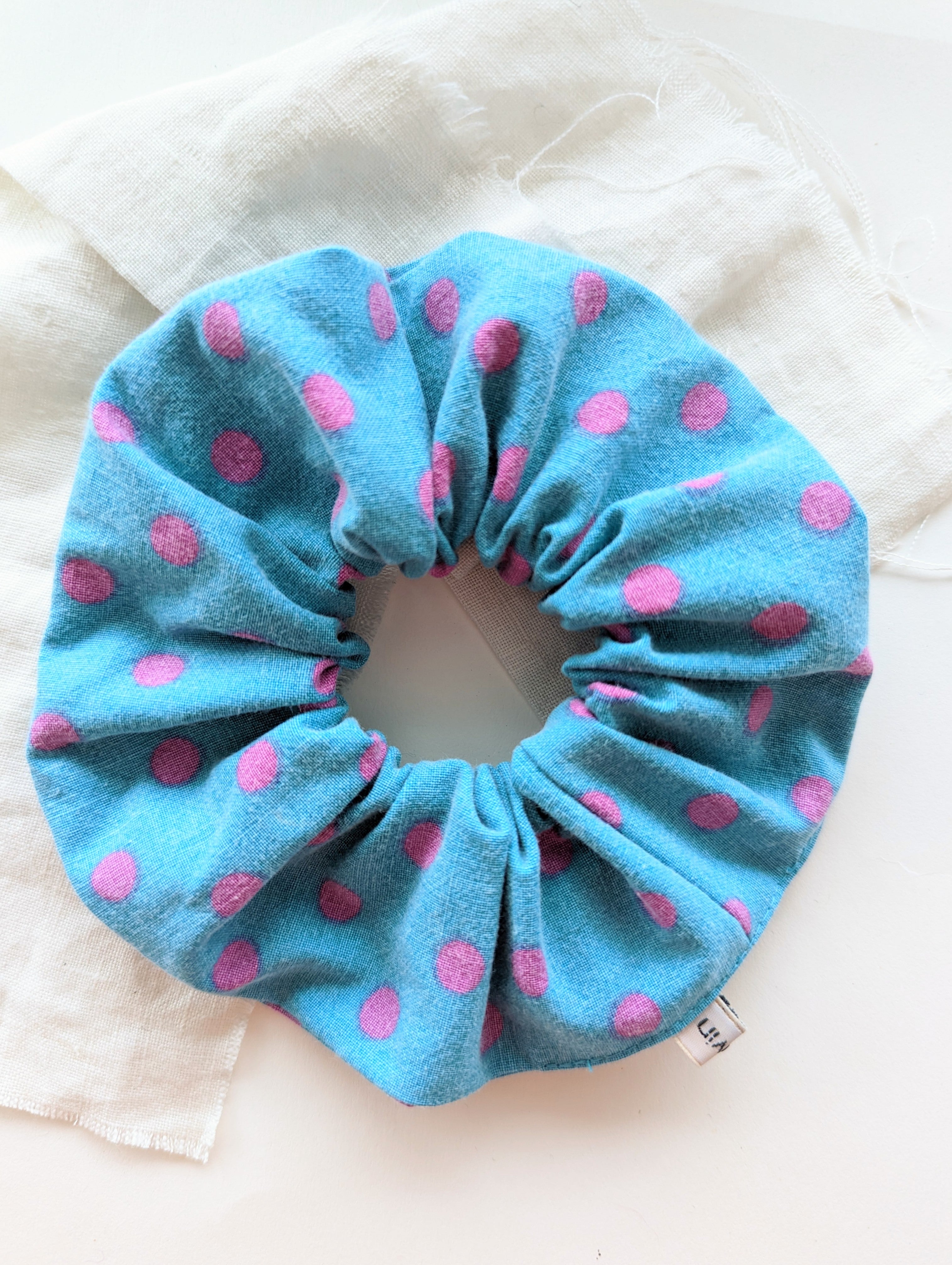 Scrunchie Heavin Upcycling 80s Dots