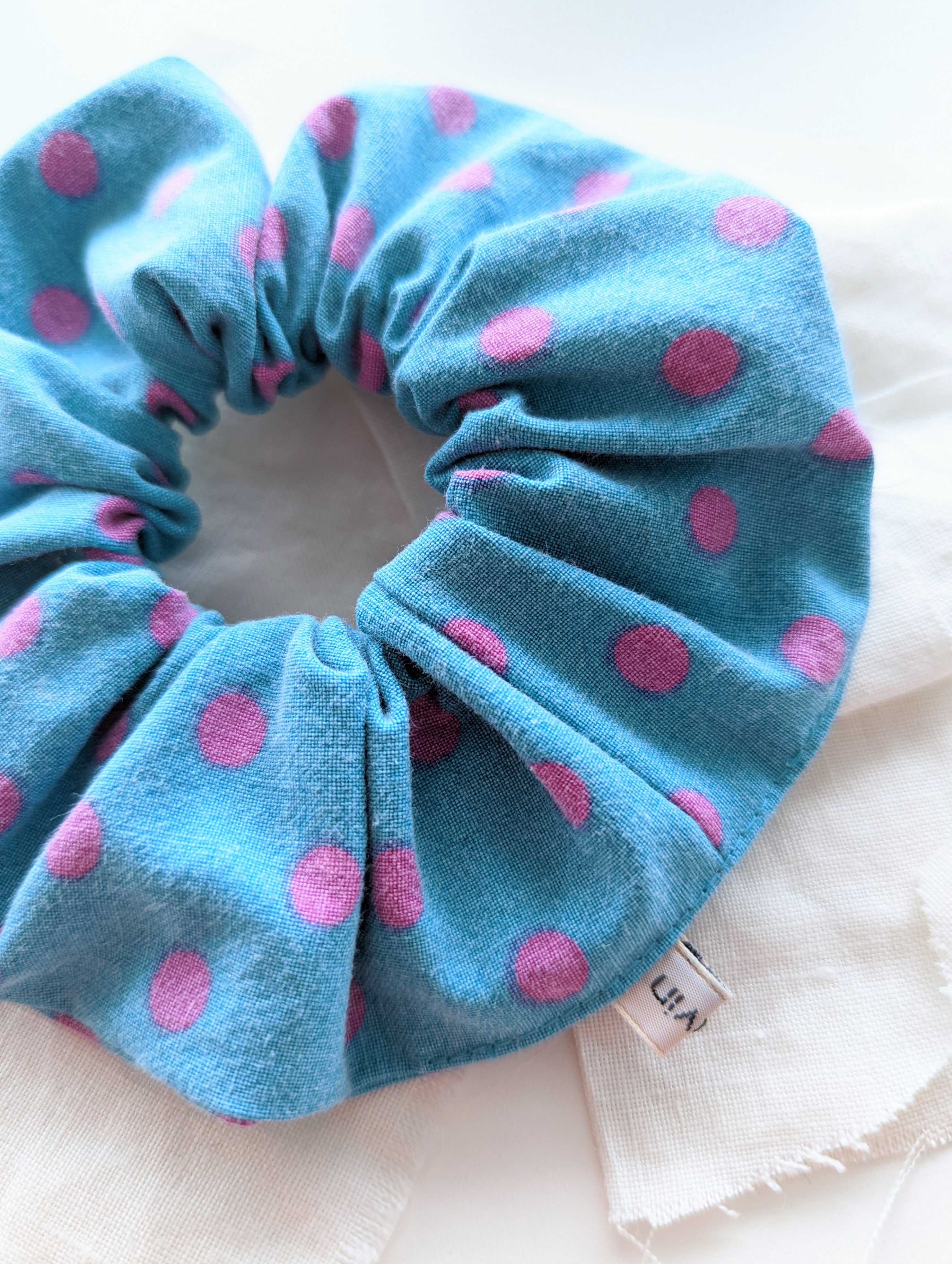 Scrunchie Heavin Upcycling 80s Dots